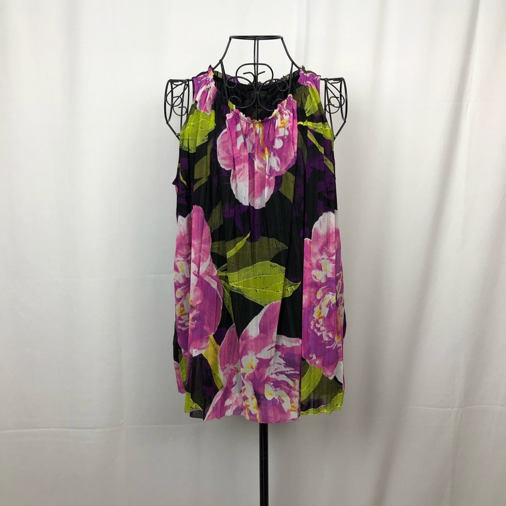 Worthington sheer fully lined sleeveless top M